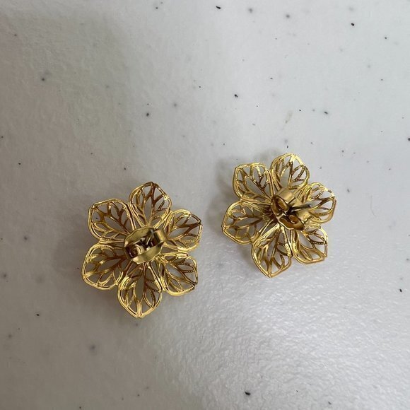 Flower‎ Earrings Stud Gold Tone Rhinestone Filigree Statement 3D Removable - Picture 4 of 6
